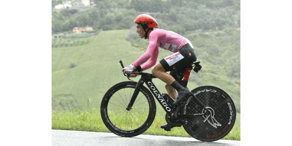 Den niende etape af Giro d'Italia: Roglic vinder igen