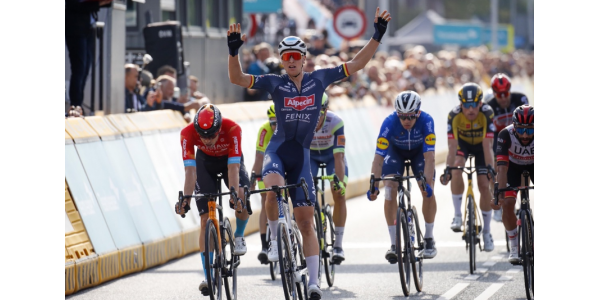 Tim Merlier vinder kaoset i Benelux Tour