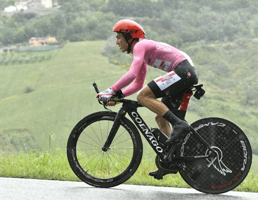 Den niende etape af Giro d'Italia: Roglic vinder igen