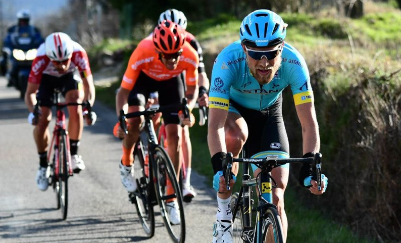 Paris-Nice stadium 4: Sprinter Cote bryder ud for at vinde